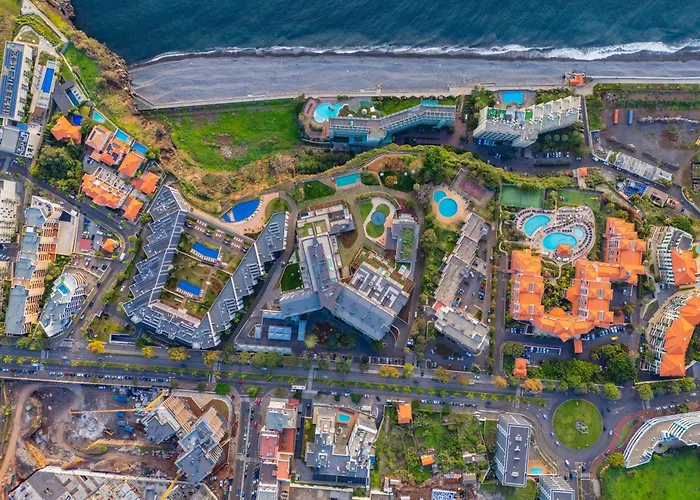 In-town Residences 公寓 *