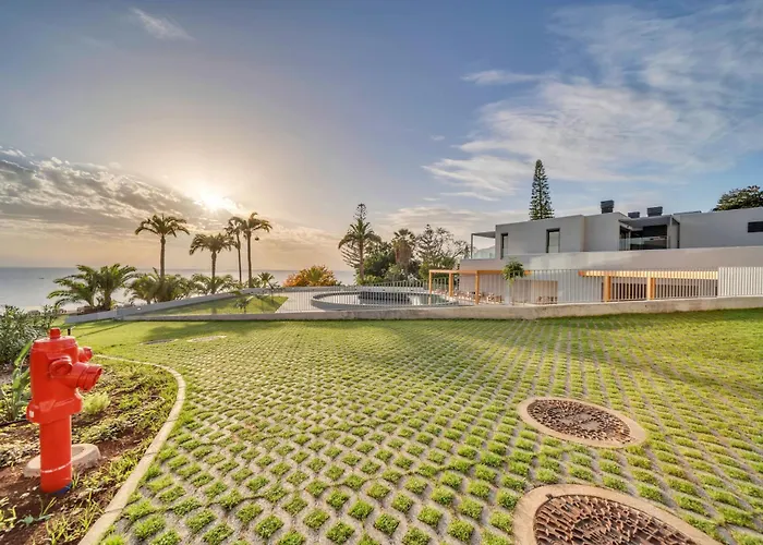 In-town Residences 丰沙尔