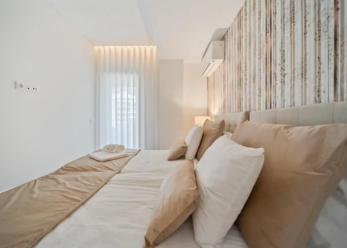 In-town Residences 公寓 *