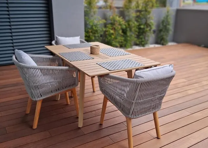 In-town Residences * 丰沙尔